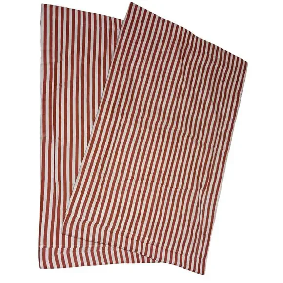 Modern Sothern Home Quilted Christmas Poinsettias King Size Pillow Shams 2 pack - Picture 2 of 6